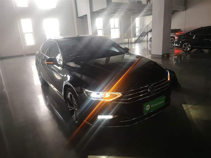 Фото 4 - Volkswagen Magotan