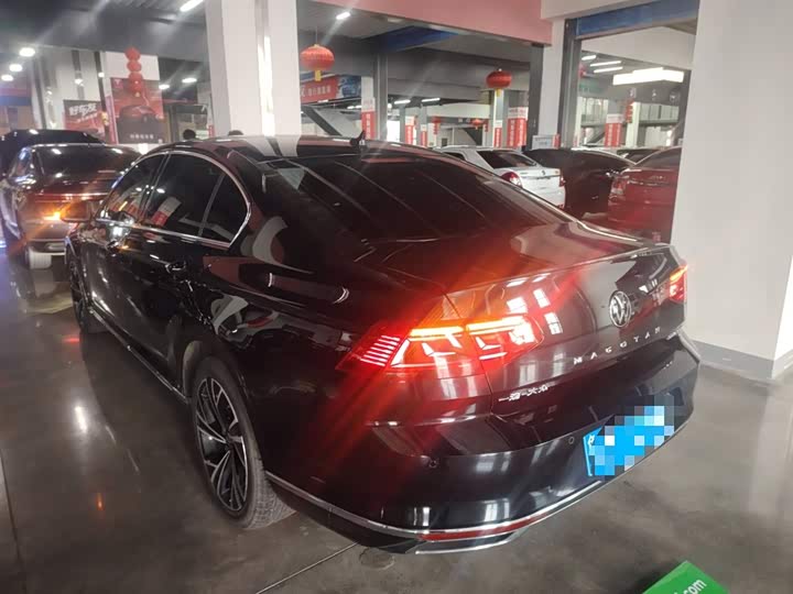 Фото 5 - Volkswagen Magotan