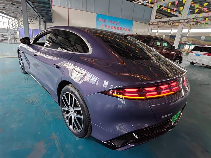 Фото 5 - Denza Z9