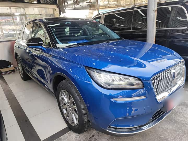 Фото 4 - Lincoln Corsair