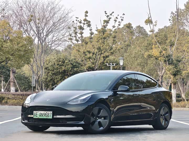 Фото 1 - Tesla Model 3