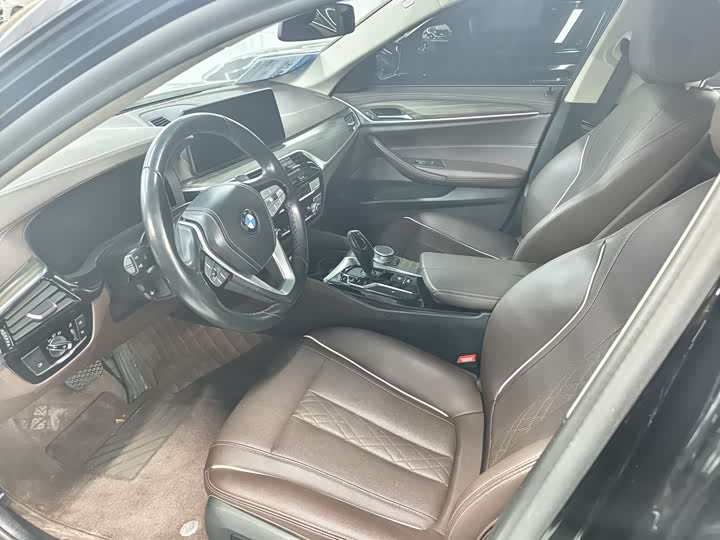 Фото 5 - BMW 5 Series