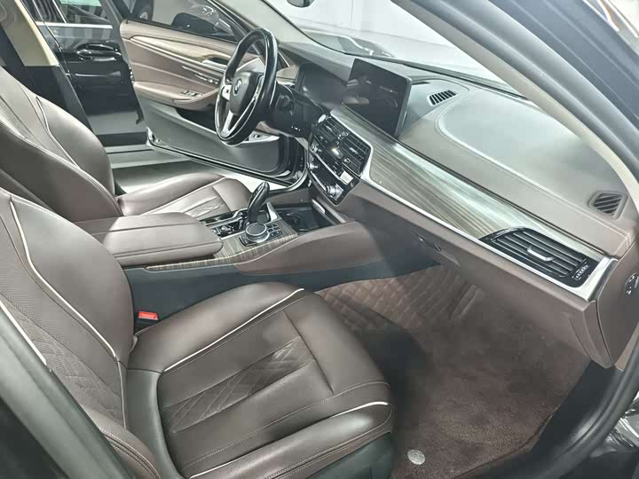 Фото 6 - BMW 5 Series