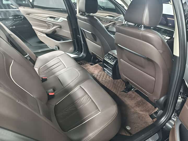 Фото 8 - BMW 5 Series