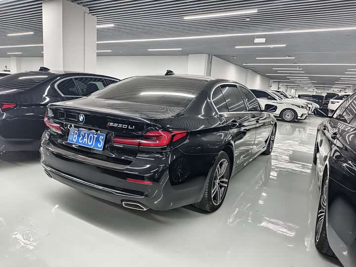 Фото 9 - BMW 5 Series