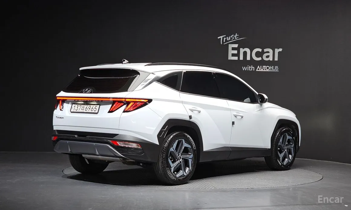 Photo 2 - Hyundai Tucson