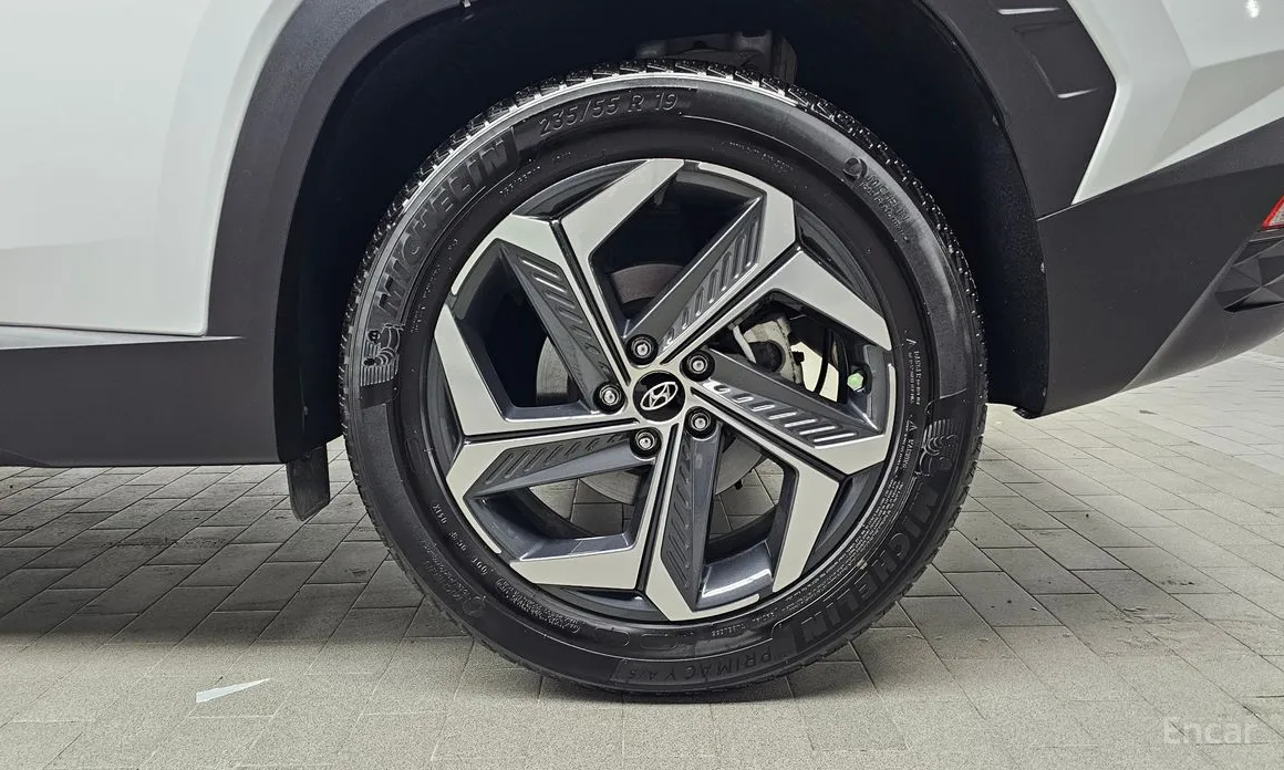 Photo 5 - Hyundai Tucson