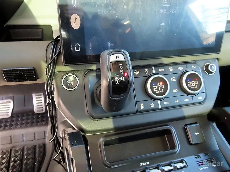 Фото 10 - Land Rover Defender