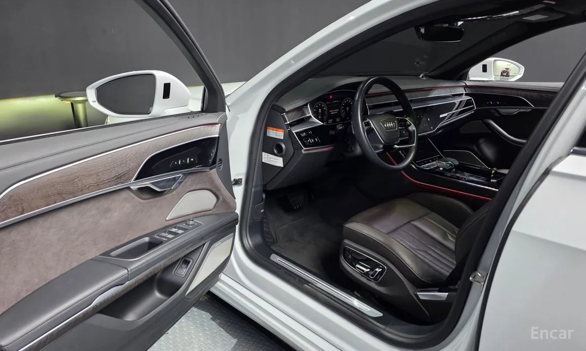 Фото 10 - Audi A8