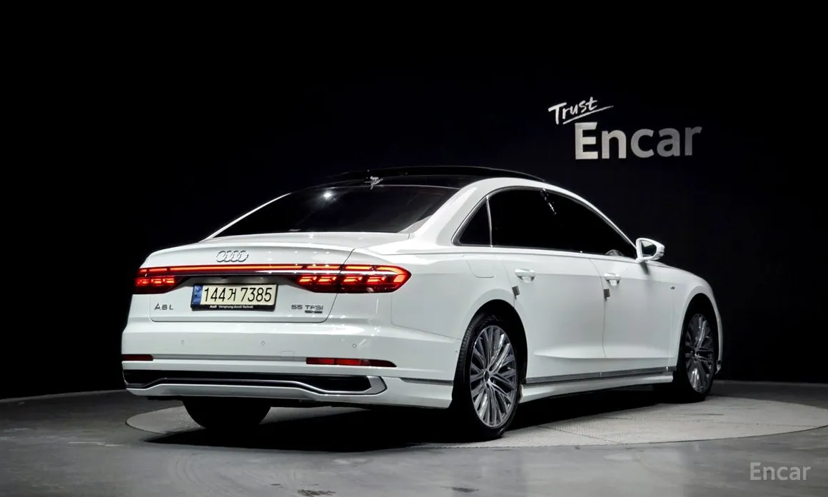 Фото 2 - Audi A8