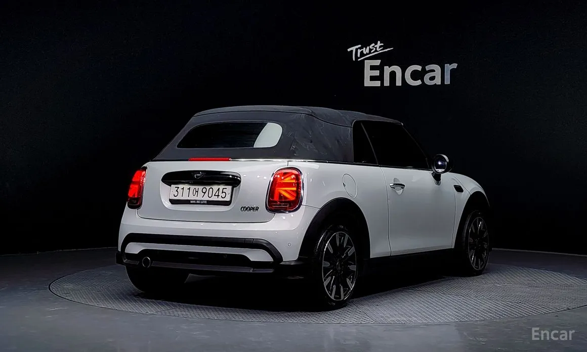 Фото 2 - Mini Cooper Convertible