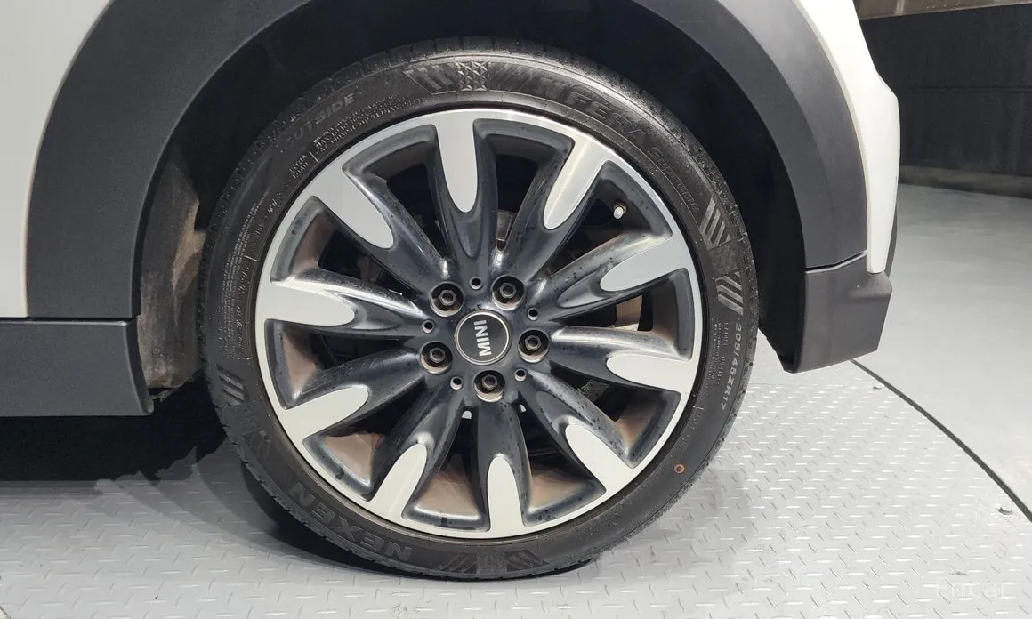 Фото 5 - Mini Cooper Convertible