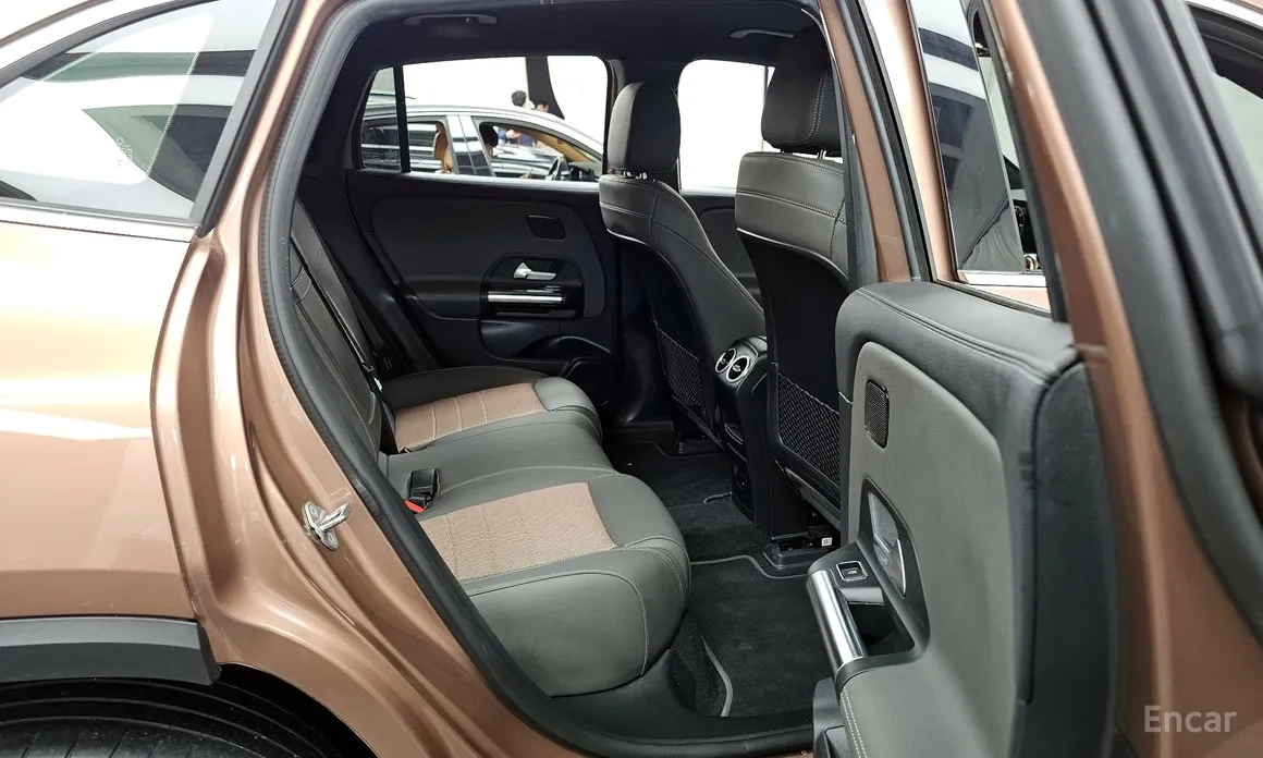 Фото 12 - Mercedes-Benz EQA