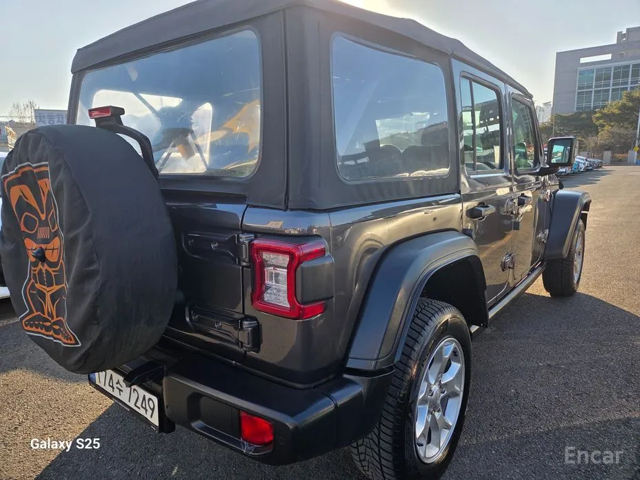 Фото 4 - Jeep Wrangler