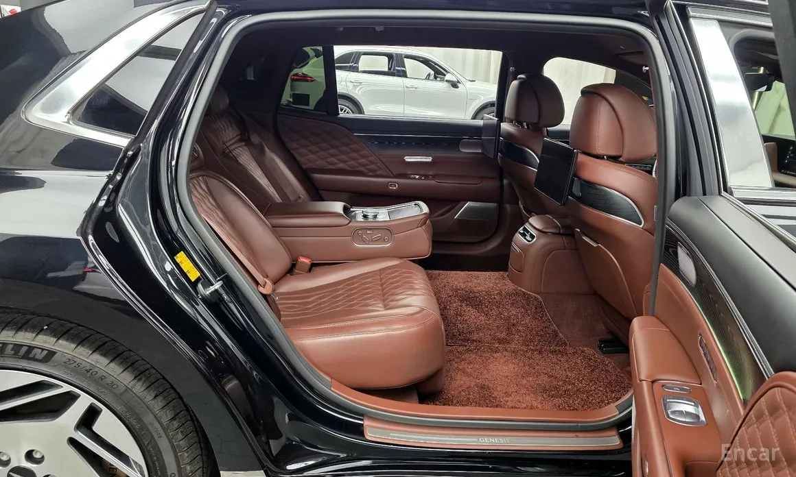 Фото 12 - Genesis G90