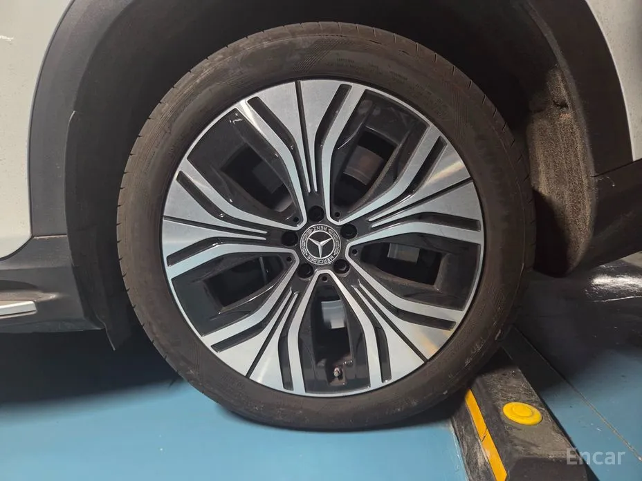 Фото 14 - Mercedes-Benz EQE