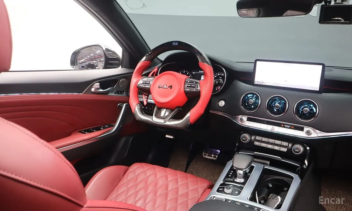 Фото 10 - Kia Stinger