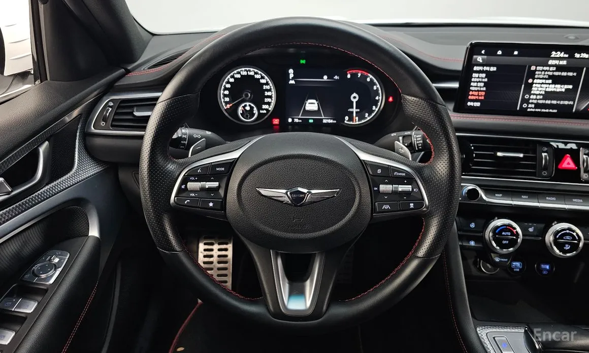 Photo 13 - Genesis G70