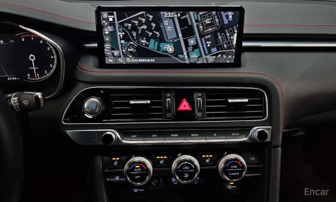 Photo 14 - Genesis G70