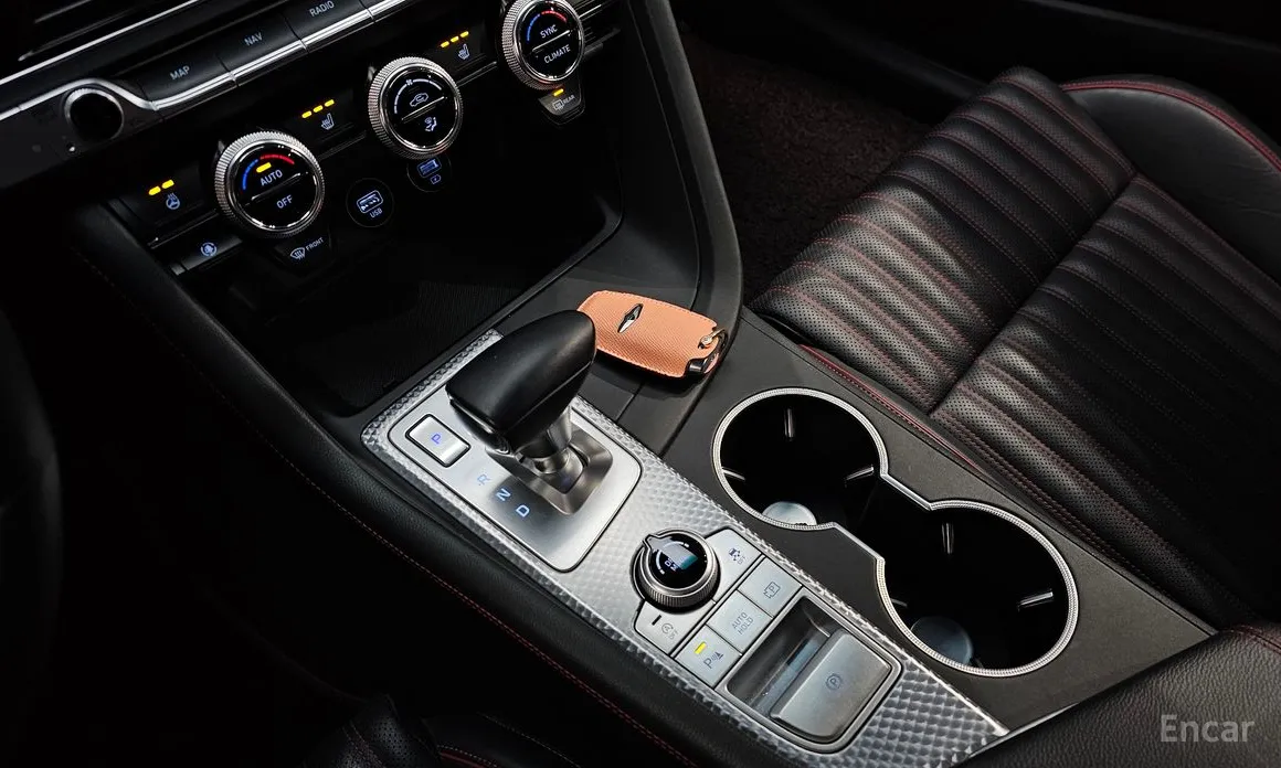 Photo 9 - Genesis G70