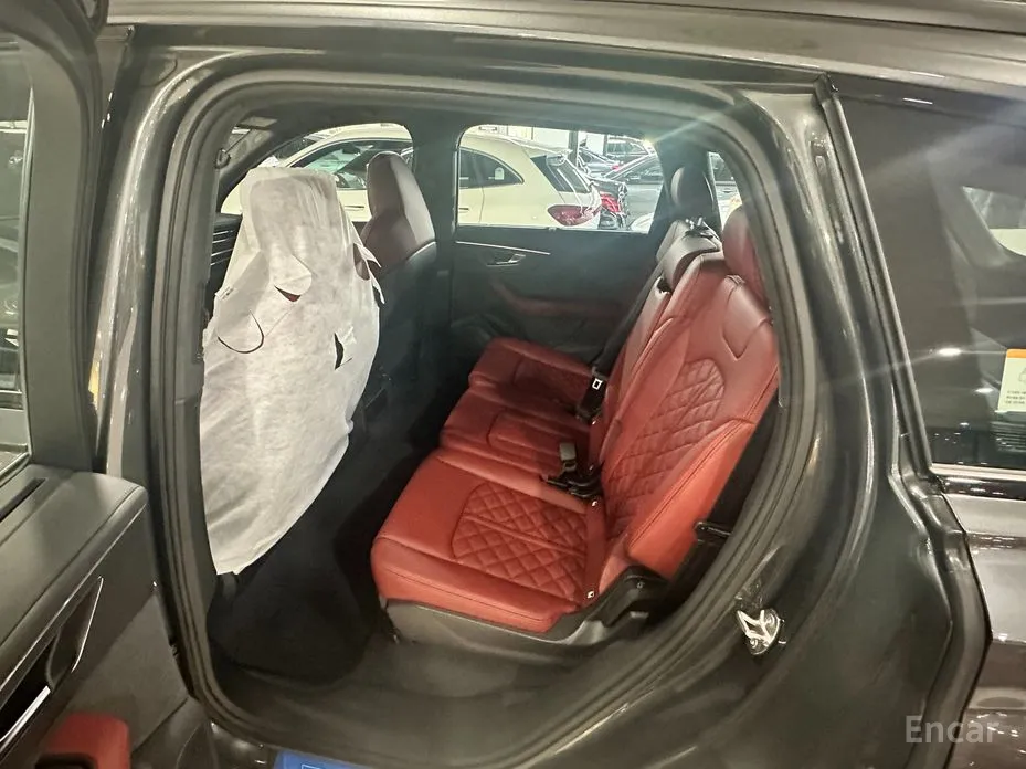 Фото 10 - Audi SQ7