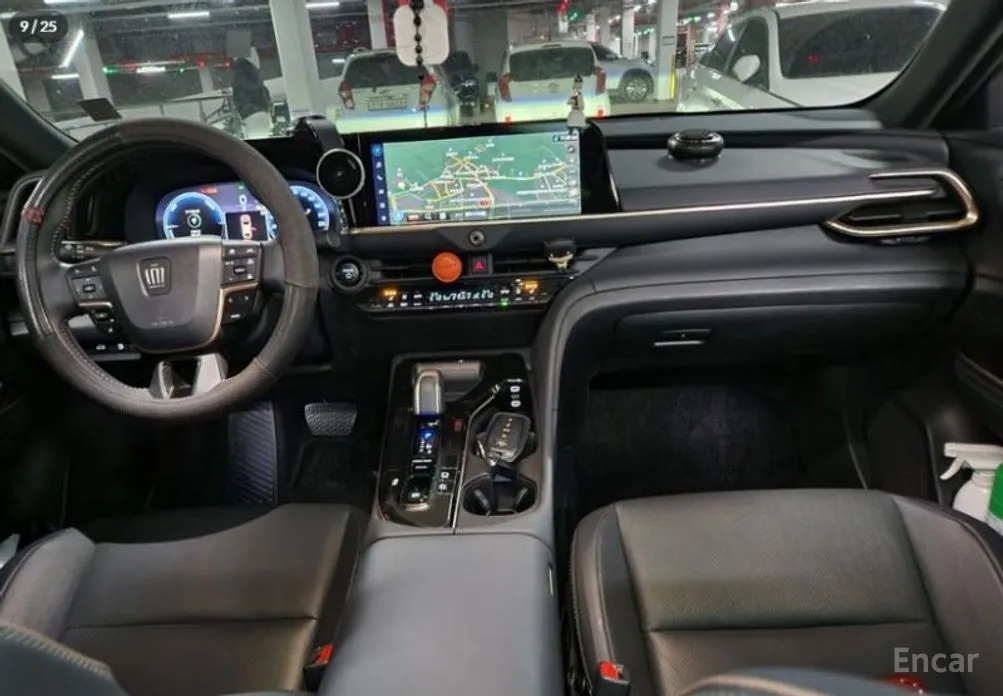 Фото 8 - Toyota Crown