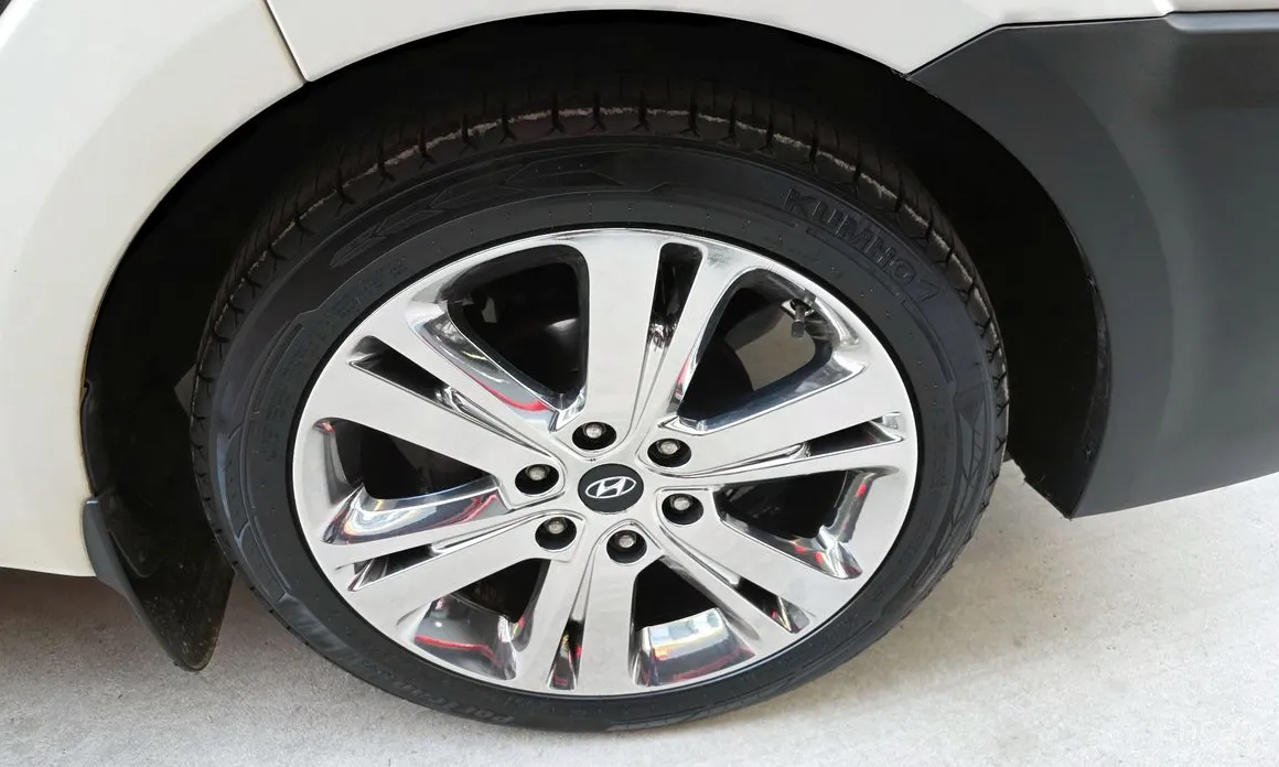 Фото 5 - Hyundai Solati