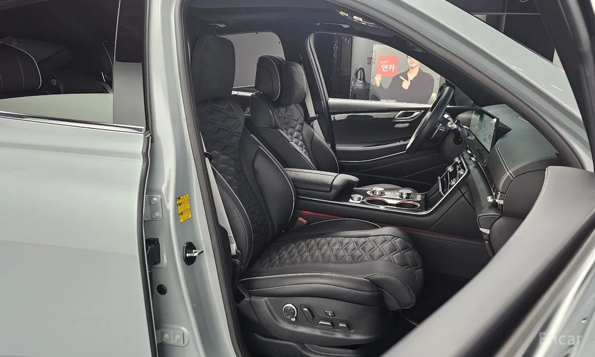 Фото 10 - Genesis GV80