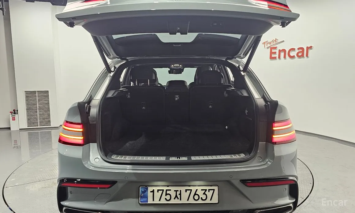 Фото 20 - Genesis GV80