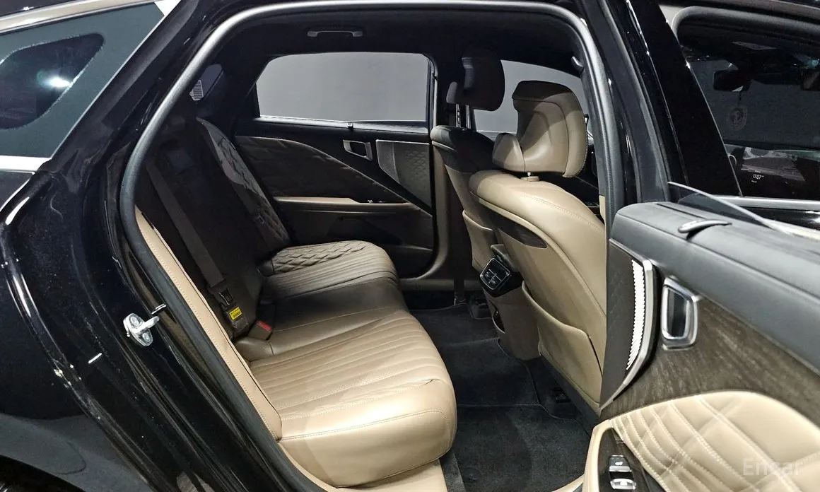 Фото 12 - Kia K8