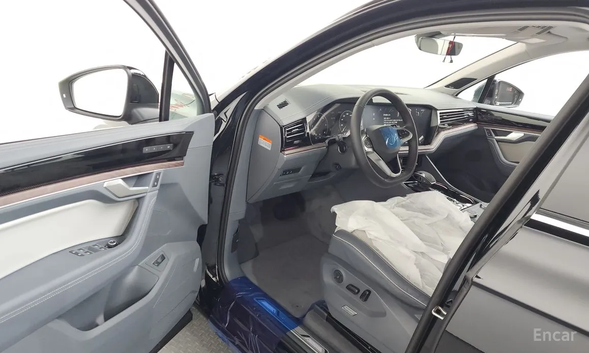 Фото 10 - Volkswagen Touareg