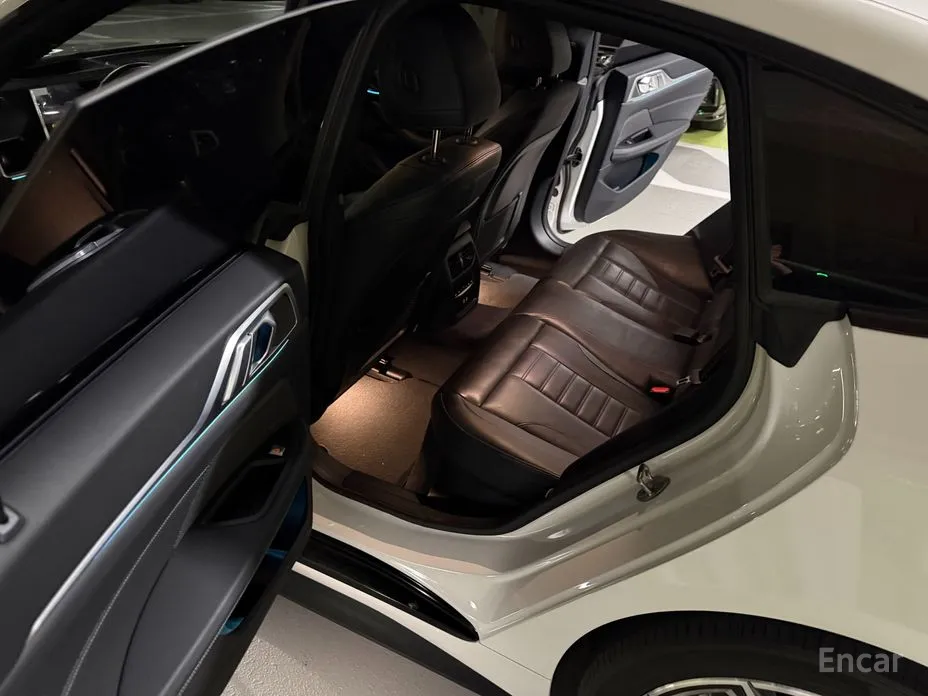 Фото 13 - BMW i4