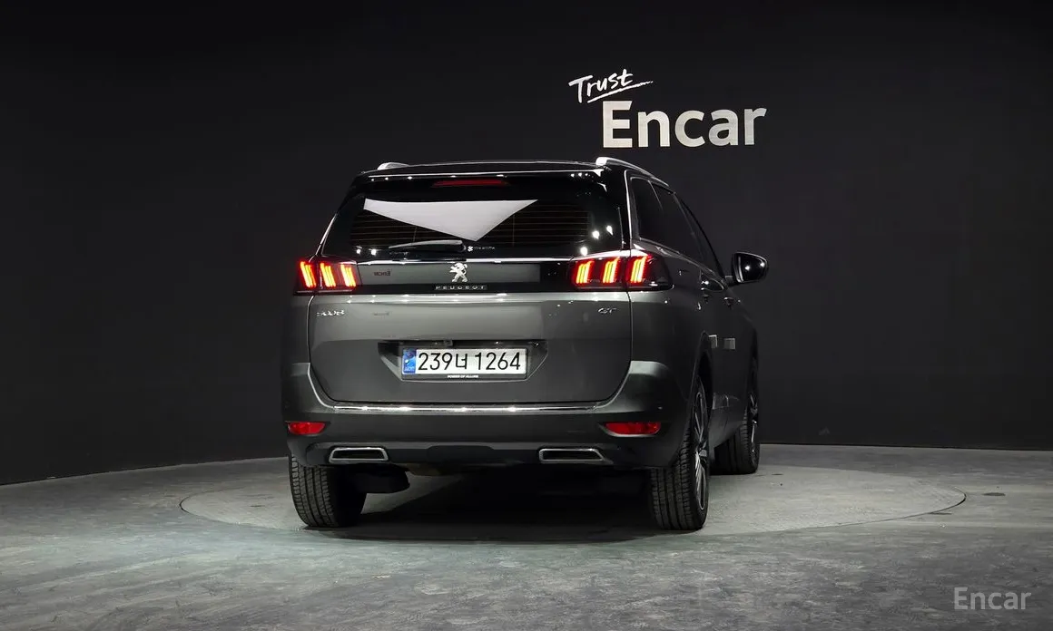 Фото 4 - Peugeot 5008