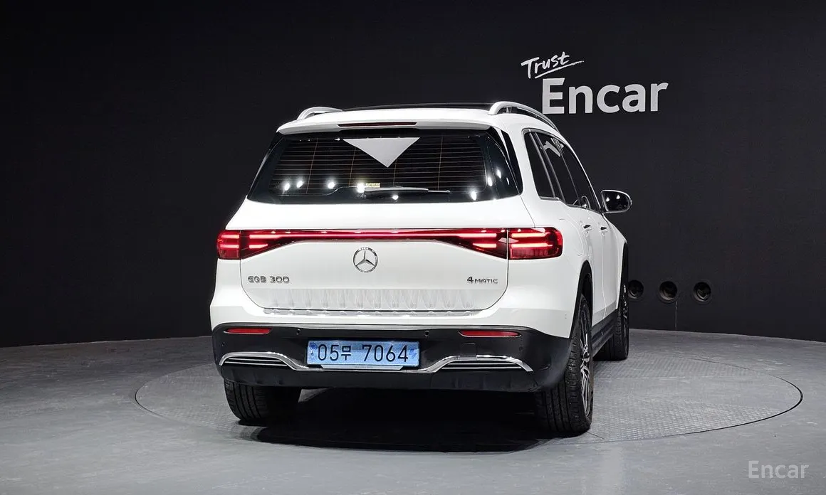 Фото 4 - Mercedes-Benz EQB