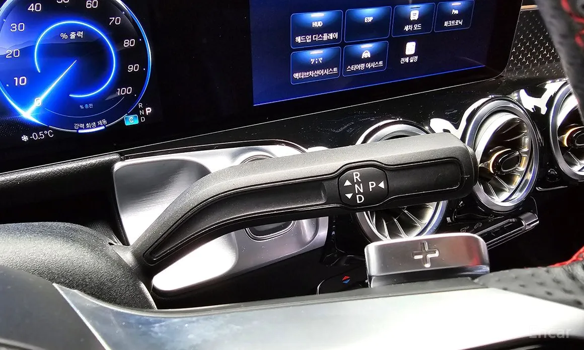 Фото 9 - Mercedes-Benz EQB