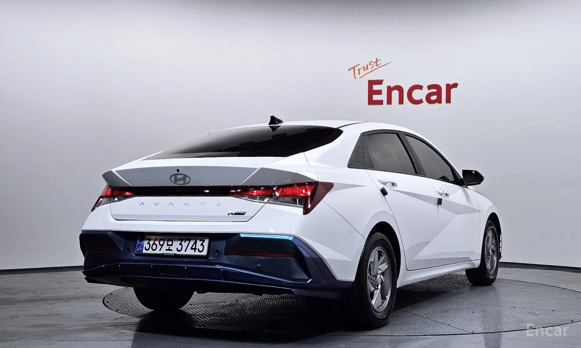 Фото 2 - Hyundai Avante