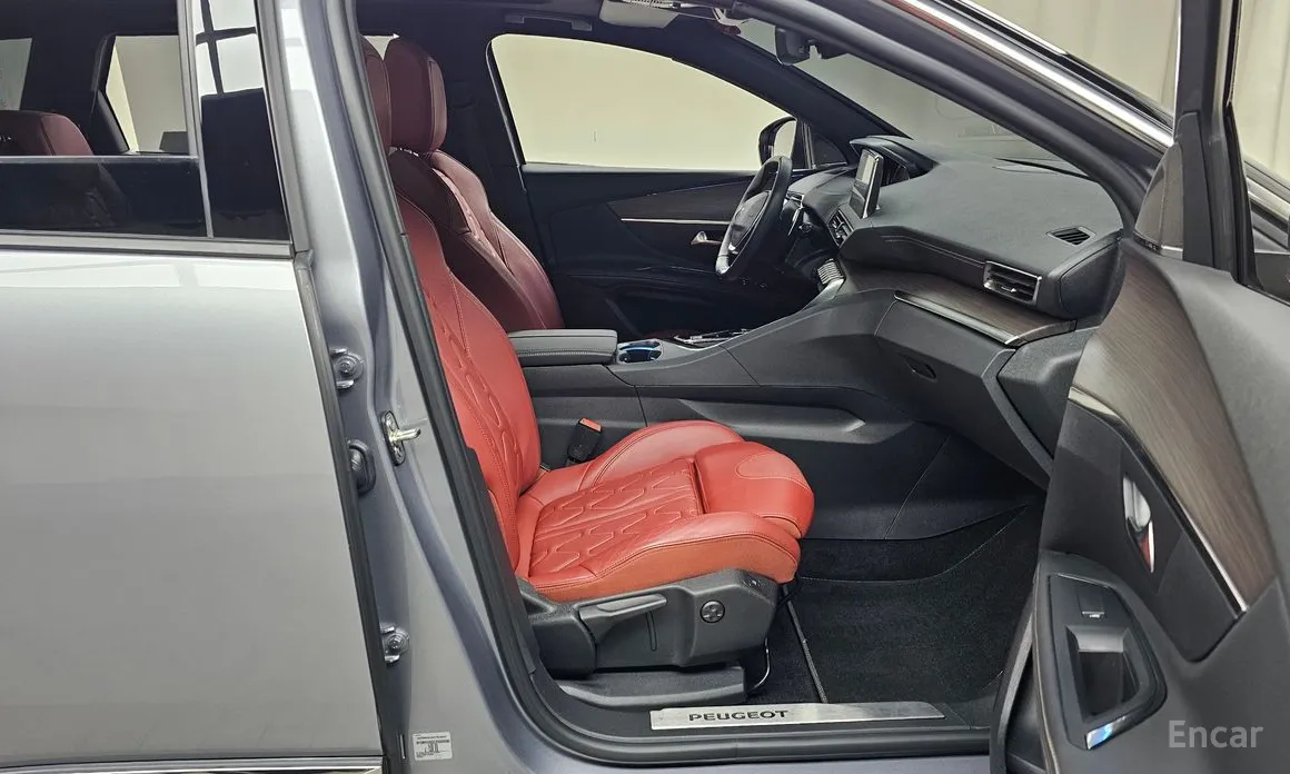 Фото 11 - Peugeot 5008