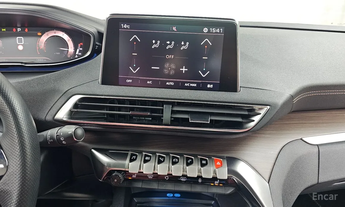 Фото 14 - Peugeot 5008