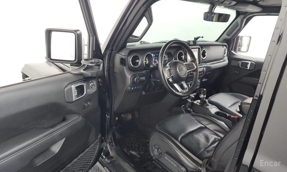 Фото 10 - Jeep Wrangler