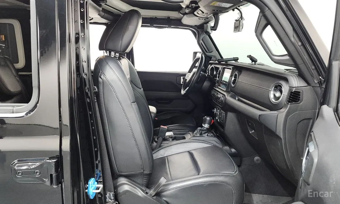 Фото 11 - Jeep Wrangler