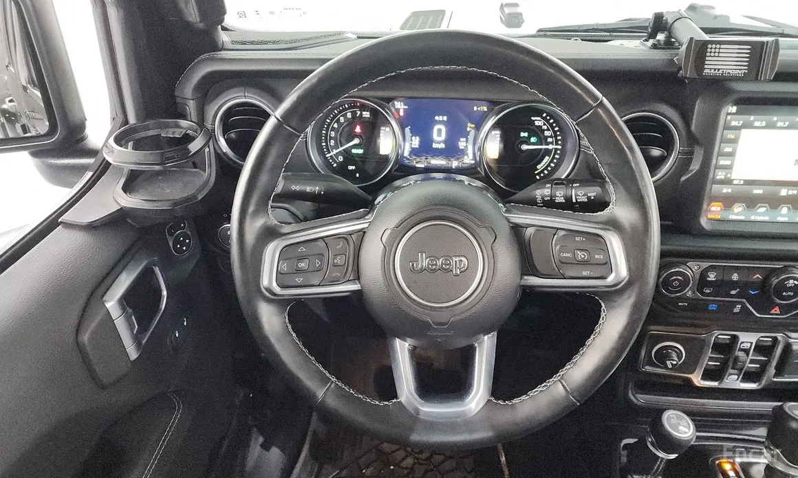 Фото 13 - Jeep Wrangler