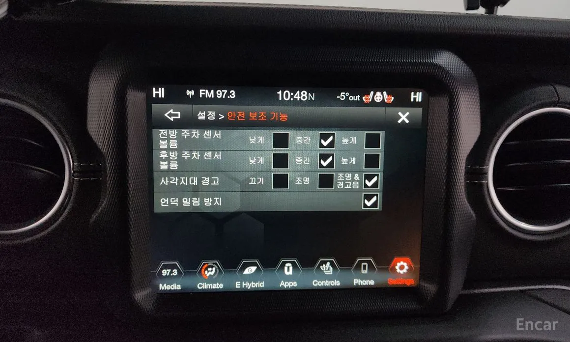 Фото 18 - Jeep Wrangler