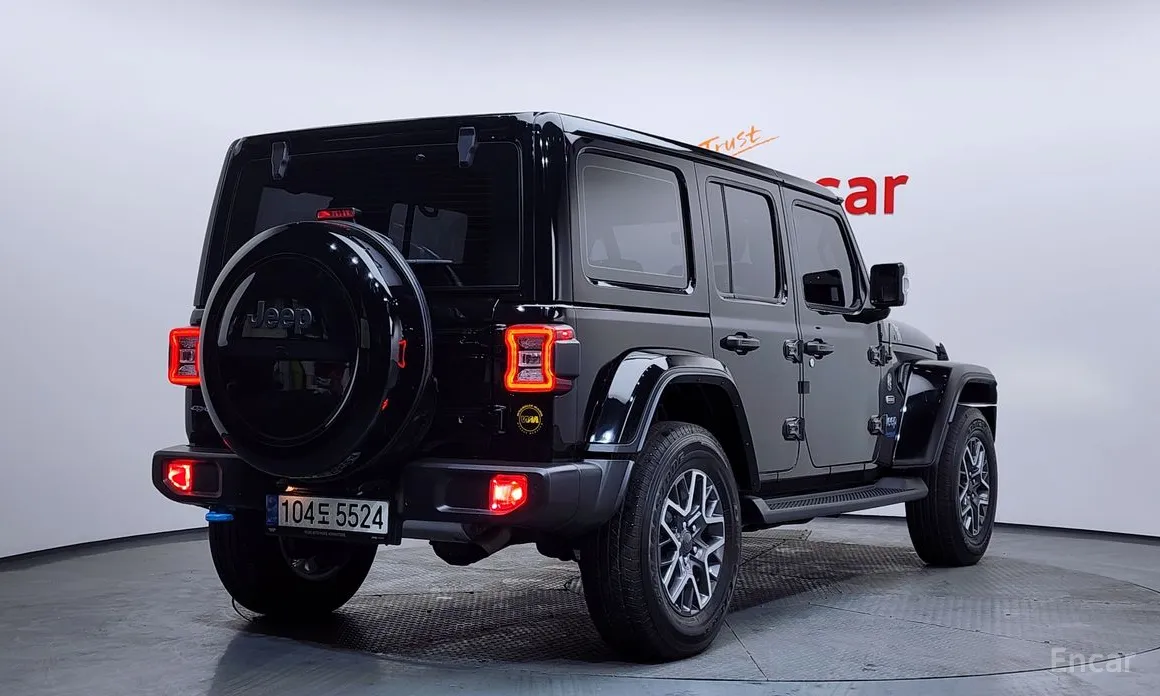 Фото 2 - Jeep Wrangler