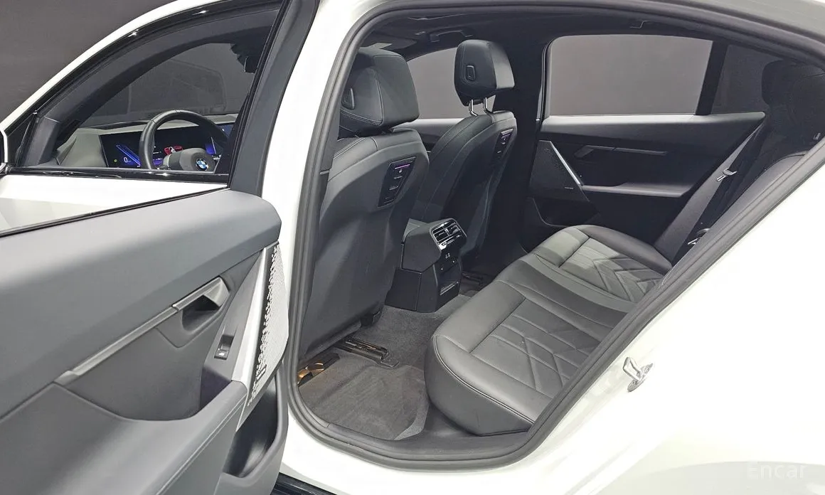 Фото 12 - BMW 5 Series