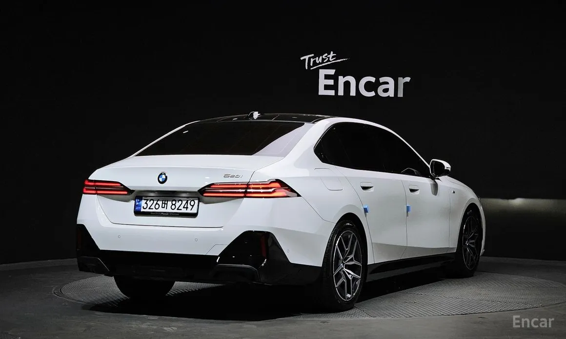 Фото 2 - BMW 5 Series