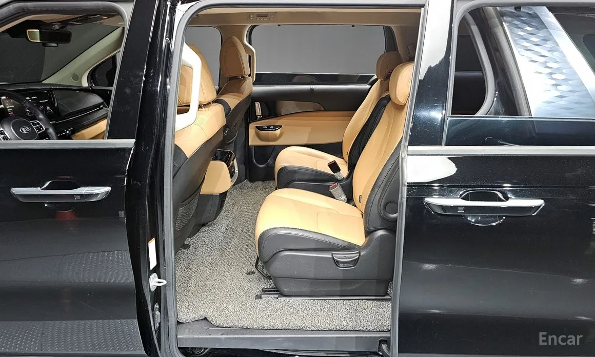 Фото 12 - Kia Carnival