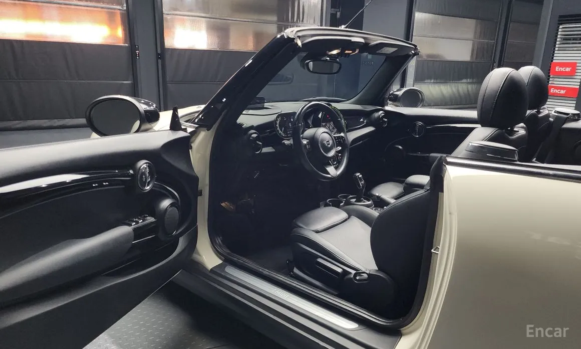 Фото 10 - Mini Cooper Convertible