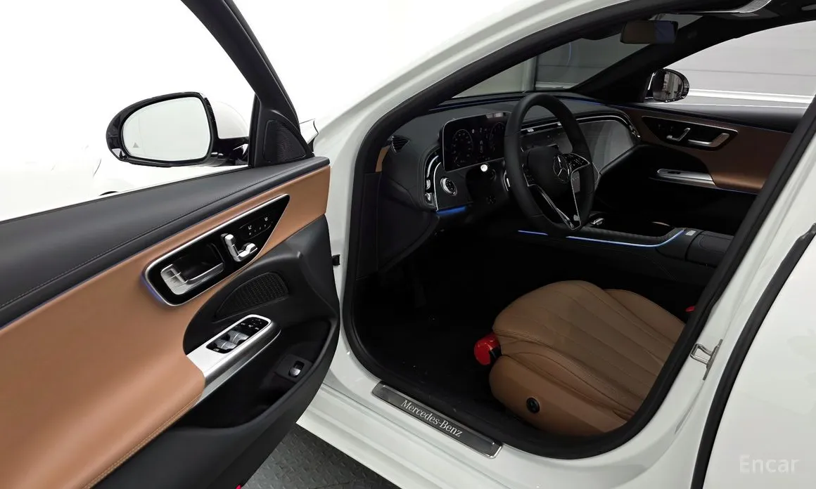 Фото 10 - Mercedes-Benz E-Class