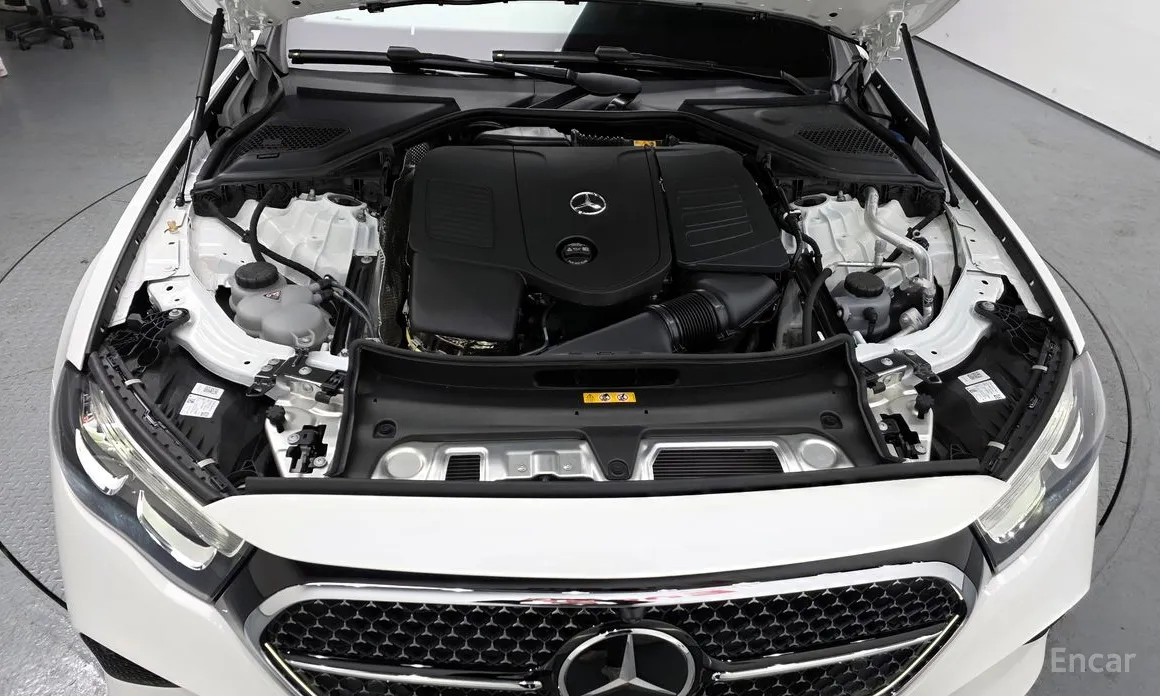 Фото 6 - Mercedes-Benz E-Class