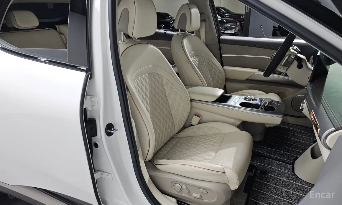 Фото 10 - Genesis GV60